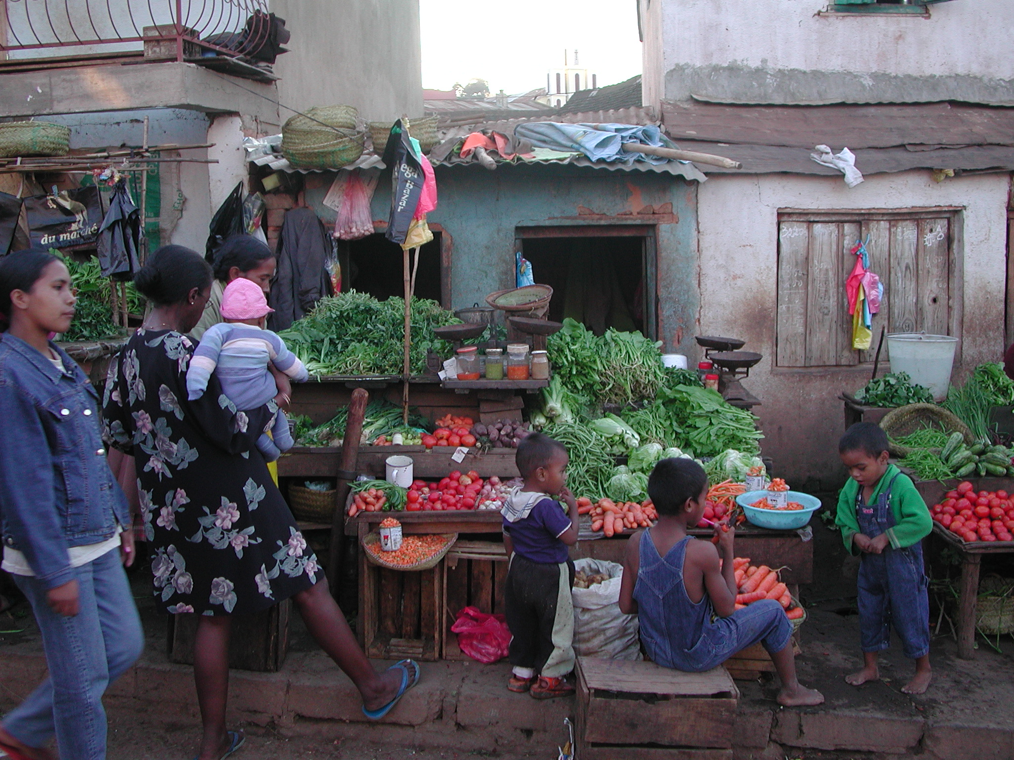 View from a village market, one of the most effective place to improve diets and promote dietary diversity. (GAIN)