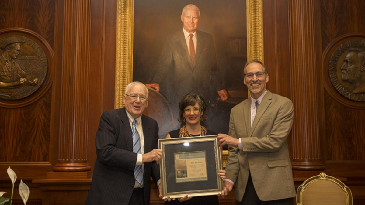 Hale Ann Tufan receiving the Norman Borlaug Field Award in 2019